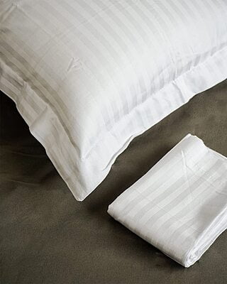 Pillow Cover Framed 100% Cotton 210 TC - Striped - White Pillow Cover Framed 100% Cotton 210 TC - Striped - White